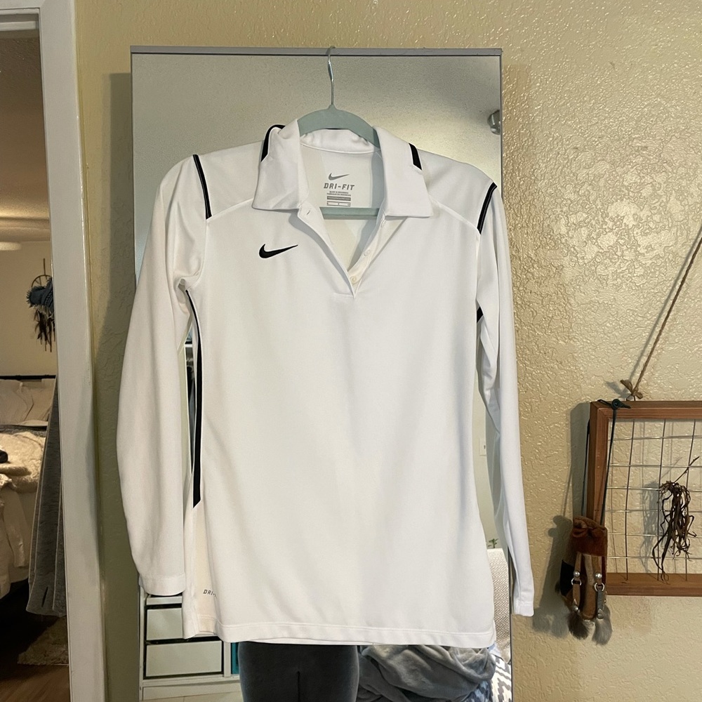 White Nike dry fit 3/4 length sleeves